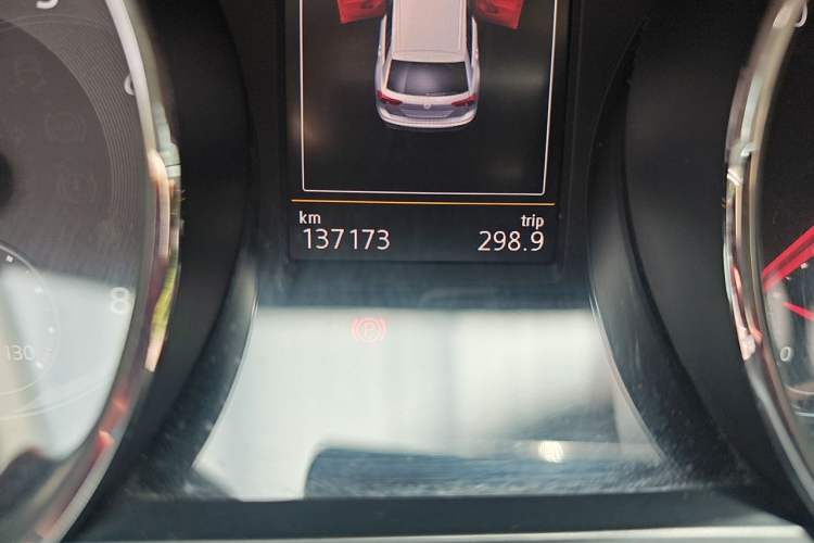 Used Volkswagen Tiguan L 2018 330TSI Automatic Two-Wheel Drive Luxury Edition Odometer Close Up