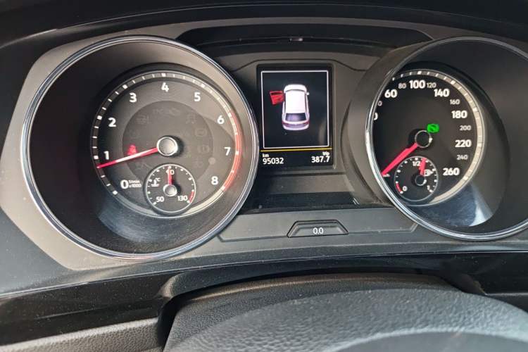 Used Volkswagen Tiguan L 2018 280TSI Automatic Two-Wheel Drive Comfort Edition Odometer Close Up