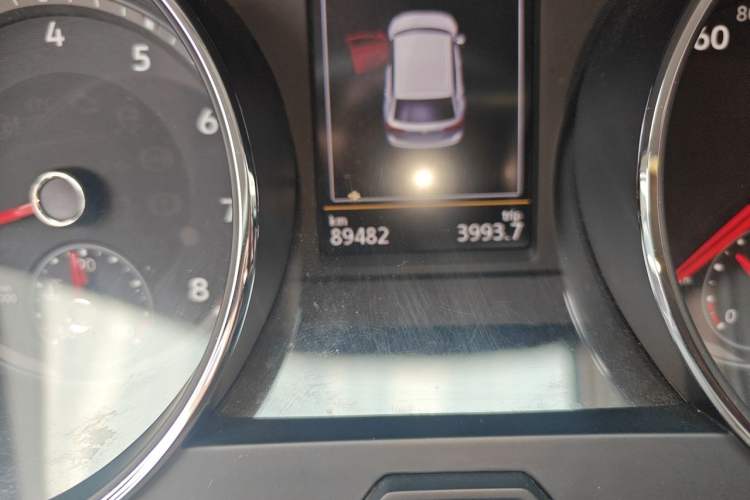 Used Volkswagen Tiguan L 2018 280TSI Automatic Two-Wheel Drive Comfort Edition Odometer Close Up