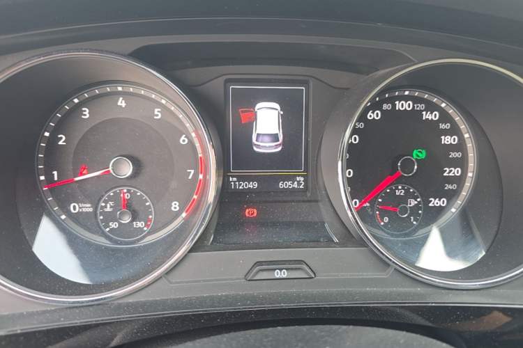 Used Volkswagen Tiguan L 2018 330TSI Automatic Two-Wheel Drive Luxury Edition Odometer Close Up