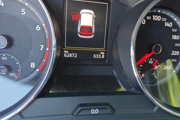 Used Volkswagen Tiguan L 2018 330TSI Automatic Two-Wheel Drive Luxury Edition Odometer Close Up