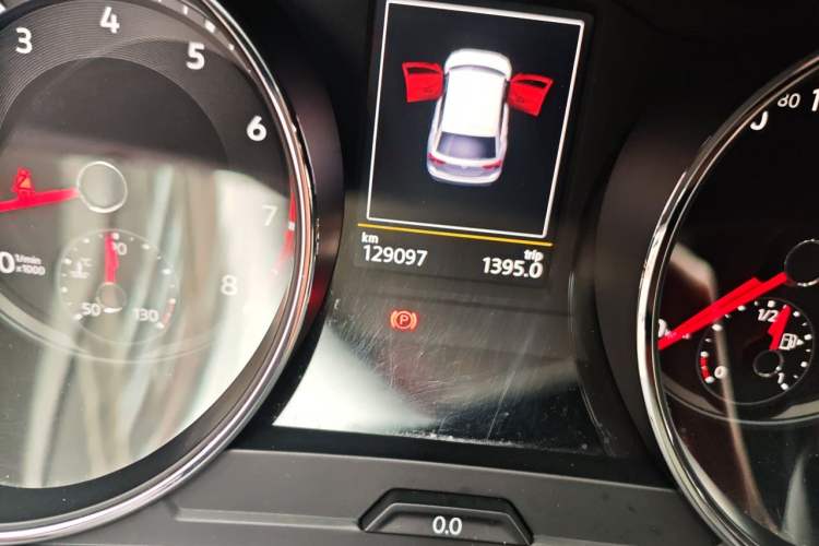 Used Volkswagen Tiguan L 2018 330TSI Automatic Two-Wheel Drive Luxury Edition Odometer Close Up
