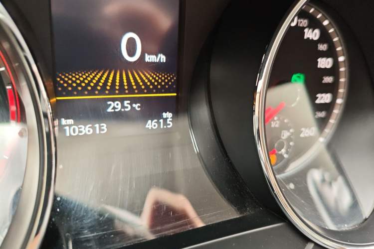 Used Volkswagen Tiguan L 2018 330TSI Automatic Two-Wheel Drive Comfort Edition Odometer Close Up