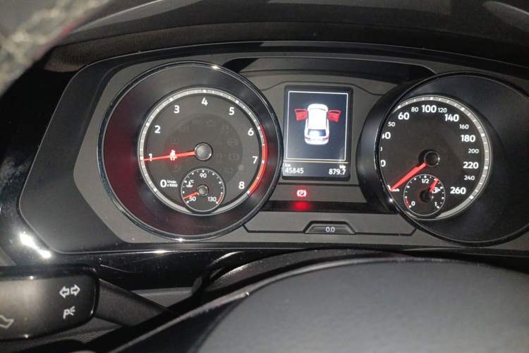 Used Volkswagen Tiguan L 2018 380TSI Automatic All-Wheel Drive Luxury Edition Odometer Close Up