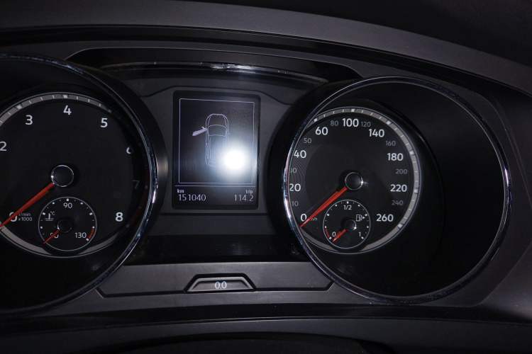 Used Volkswagen Tiguan L 2018 330TSI Automatic Two-Wheel Drive Luxury Edition Odometer Close Up