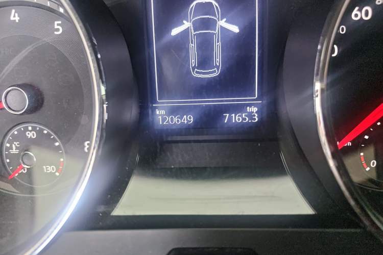 Used Volkswagen Tiguan L 2018 330TSI Automatic Two-Wheel Drive Luxury Edition Odometer Close Up