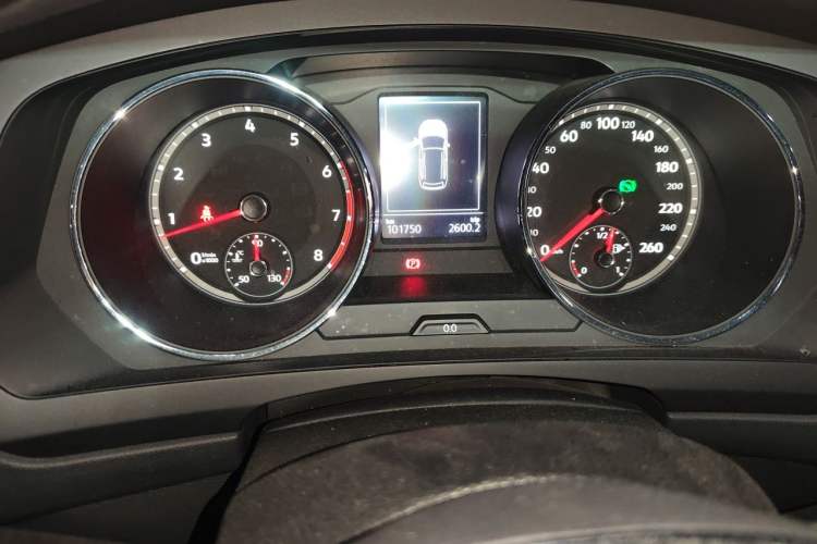 Used Volkswagen Tiguan L 2018 330TSI Automatic Two-Wheel Drive Luxury Edition Odometer Close Up