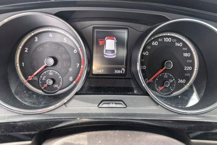 Used Volkswagen Tiguan L 2018 Facelift 330TSI Automatic Two-Wheel Drive Luxury Edition Odometer Close Up
