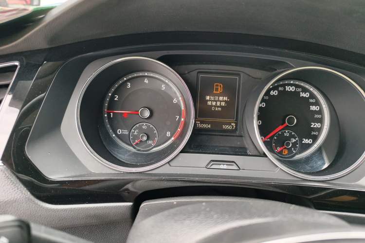 Used Volkswagen Tiguan L 2018 330TSI Automatic Two-Wheel Drive Luxury Edition Odometer Close Up
