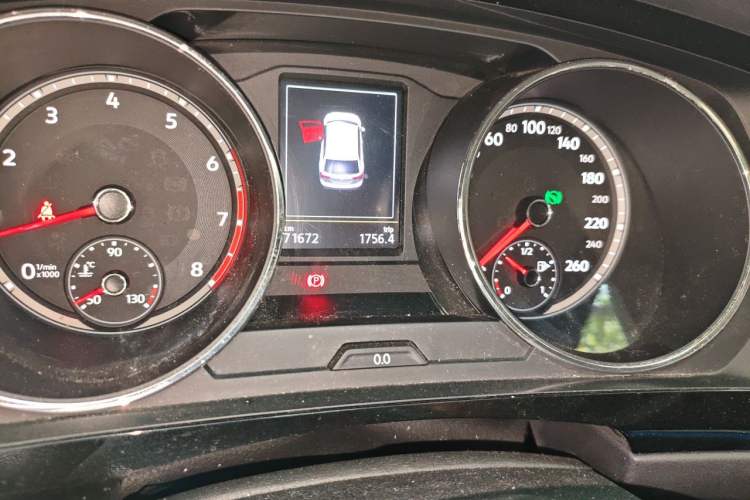 Used Volkswagen Tiguan L 2018 330TSI Automatic Two-Wheel Drive Luxury Edition Odometer Close Up