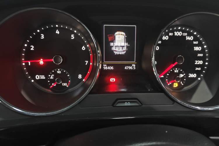 Used Volkswagen Tiguan L 2018 380TSI Automatic All-Wheel Drive Luxury Edition Odometer Close Up