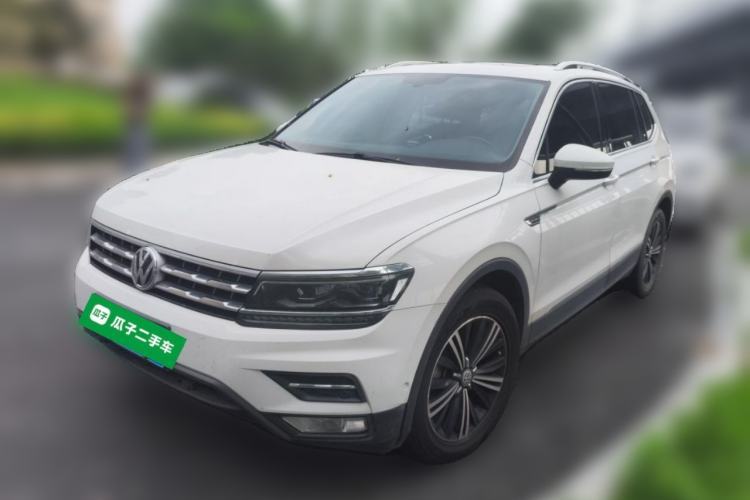 Used Volkswagen Tiguan L 2018 330TSI Automatic Two-Wheel Drive Flagship Edition Guazi used car, China used car export, Used car for sale, Used cars, Cheapest cars for sale