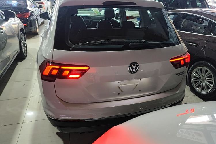 Used Volkswagen Tiguan L 2018 330TSI Automatic Two-Wheel Drive Luxury Edition Rear