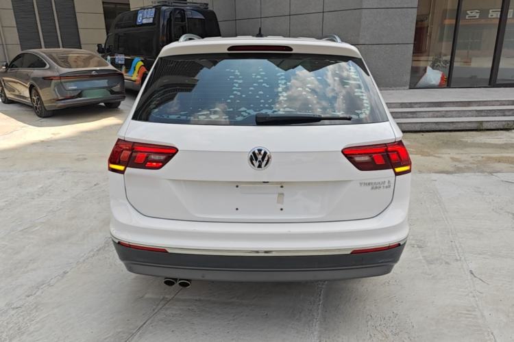 Used Volkswagen Tiguan L 2018 330TSI Automatic Two-Wheel Drive Luxury Edition Rear