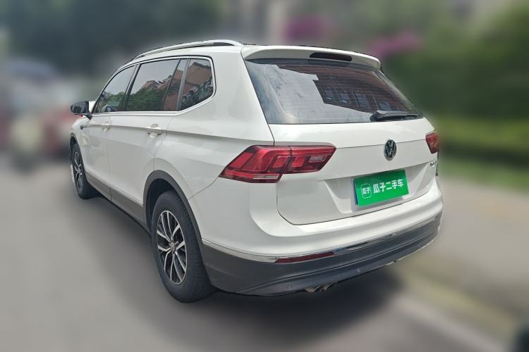 Used Volkswagen Tiguan L 2018 330TSI Automatic Two-Wheel Drive Luxury Edition Rear Left 45 Deg