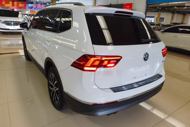 Used Volkswagen Tiguan L 2018 330TSI Automatic Two-Wheel Drive Luxury Edition Rear Left 45 Deg