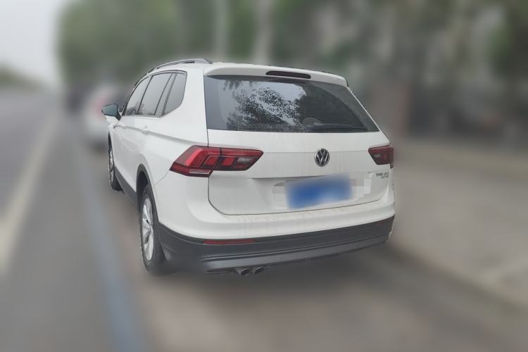 Used Volkswagen Tiguan L 2018 330TSI Automatic Two-Wheel Drive Luxury Edition Rear Left 45 Deg