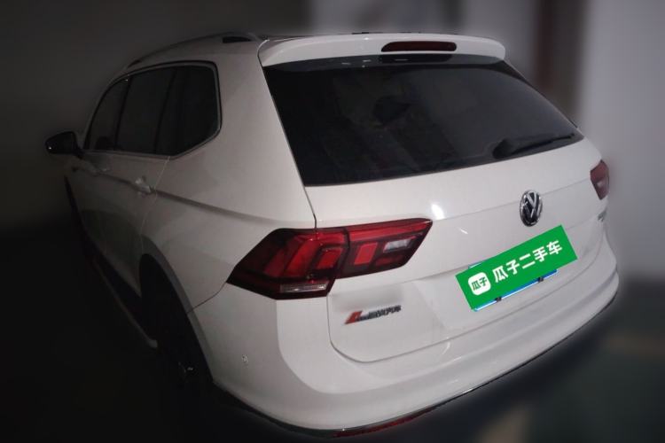 Used Volkswagen Tiguan L 2018 330TSI Automatic Two-Wheel Drive Luxury Edition Rear Left 45 Deg