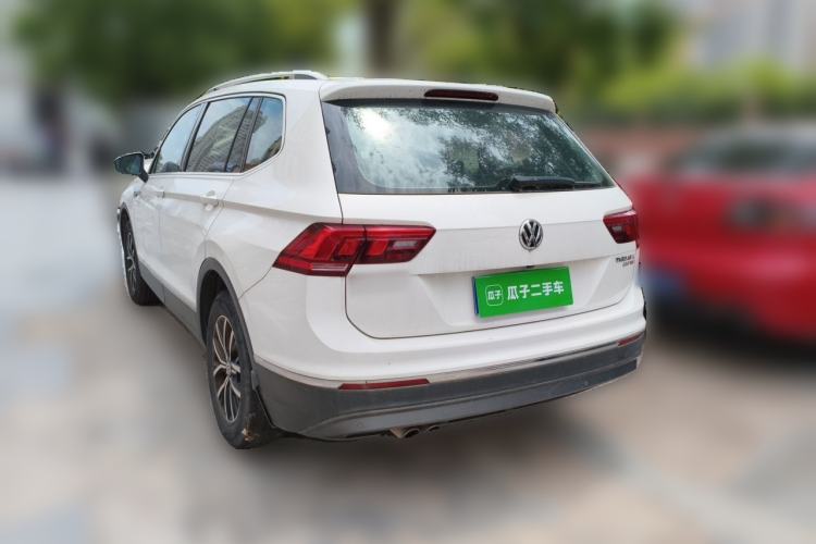 Used Volkswagen Tiguan L 2018 330TSI Automatic Two-Wheel Drive Luxury Edition Rear Left 45 Deg