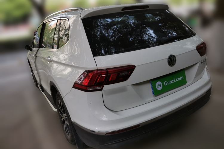 Used Volkswagen Tiguan L 2018 330TSI Automatic Two-Wheel Drive Luxury Edition Rear Left 45 Deg