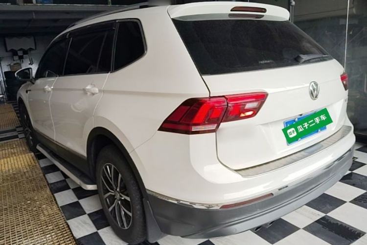 Used Volkswagen Tiguan L 2018 330TSI Automatic Two-Wheel Drive Luxury Edition Rear Left 45 Deg