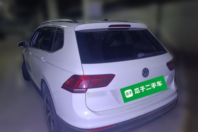 Used Volkswagen Tiguan L 2018 380TSI Automatic All-Wheel Drive Luxury Edition Rear Left 45 Deg