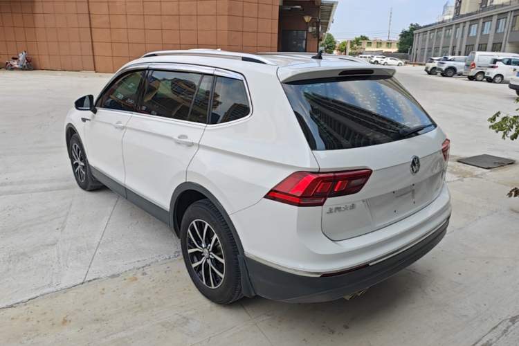 Used Volkswagen Tiguan L 2018 330TSI Automatic Two-Wheel Drive Luxury Edition Rear Left 45 Deg