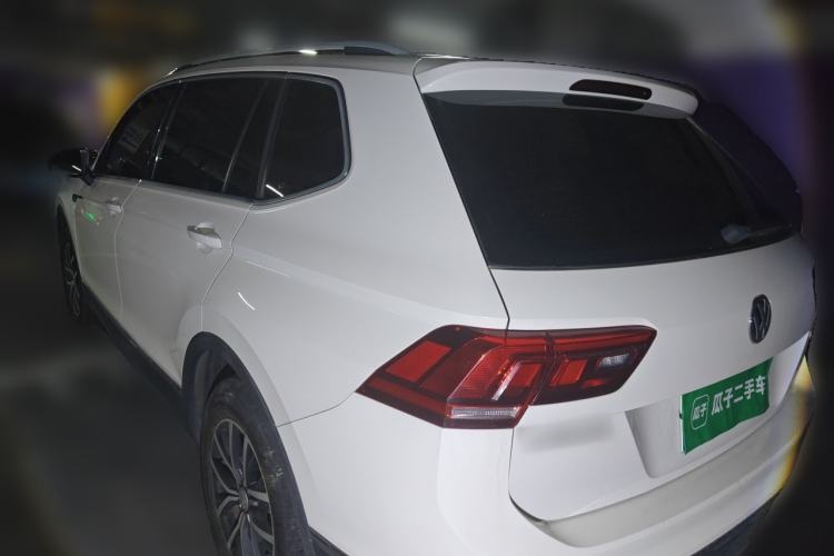 Used Volkswagen Tiguan L 2018 330TSI Automatic Two-Wheel Drive Luxury Edition Rear Left 45 Deg