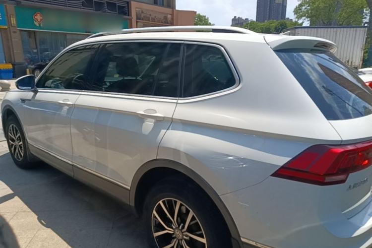 Used Volkswagen Tiguan L 2018 330TSI Automatic Two-Wheel Drive Luxury Edition Rear Left 45 Deg