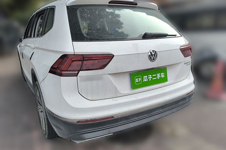 Used Volkswagen Tiguan L 2018 380TSI Automatic All-Wheel Drive Luxury Edition Rear Left 45 Deg