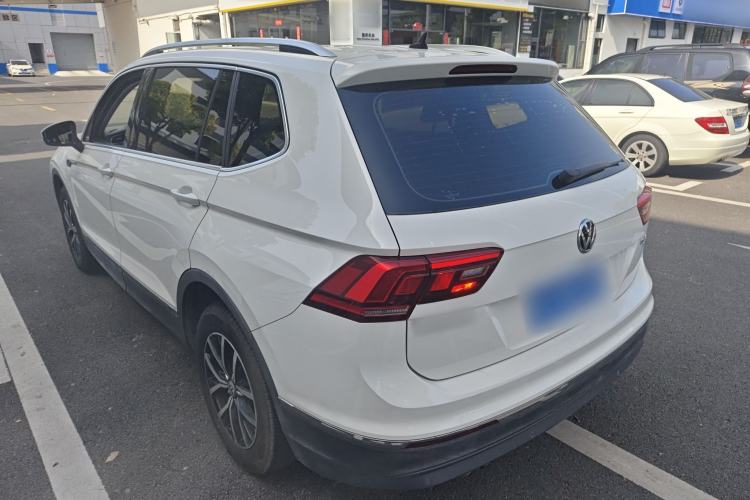 Used Volkswagen Tiguan L 2018 330TSI Automatic Two-Wheel Drive Luxury Edition Rear Left 45 Deg
