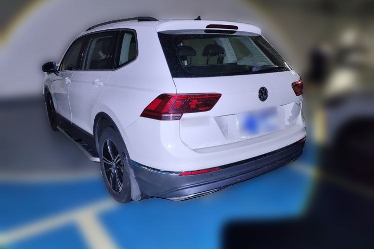 Used Volkswagen Tiguan L 2018 380TSI Automatic All-Wheel Drive Luxury Edition Rear Left 45 Deg