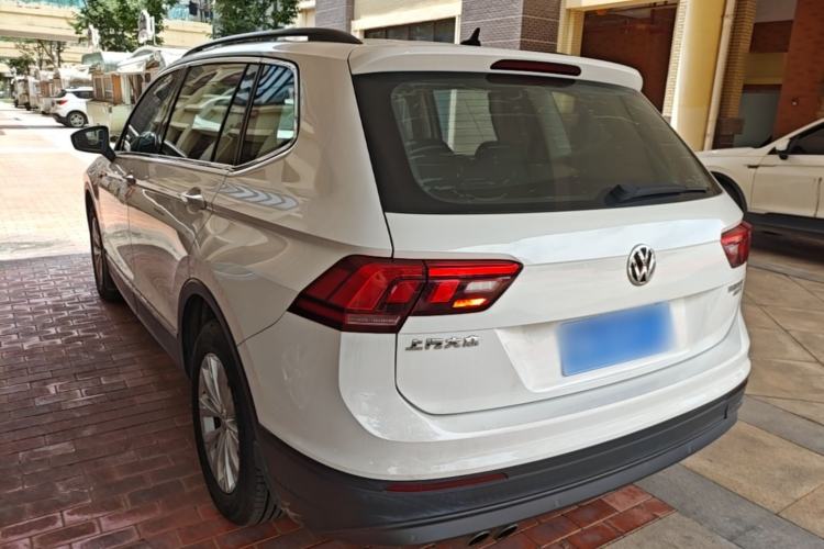Used Volkswagen Tiguan L 2018 330TSI Automatic Two-Wheel Drive Luxury Edition Rear Left 45 Deg