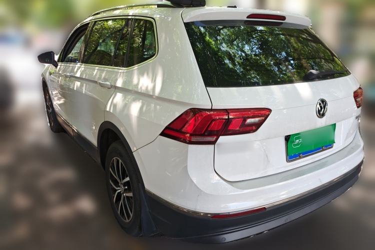 Used Volkswagen Tiguan L 2018 330TSI Automatic Two-Wheel Drive Luxury Edition Rear Left 45 Deg