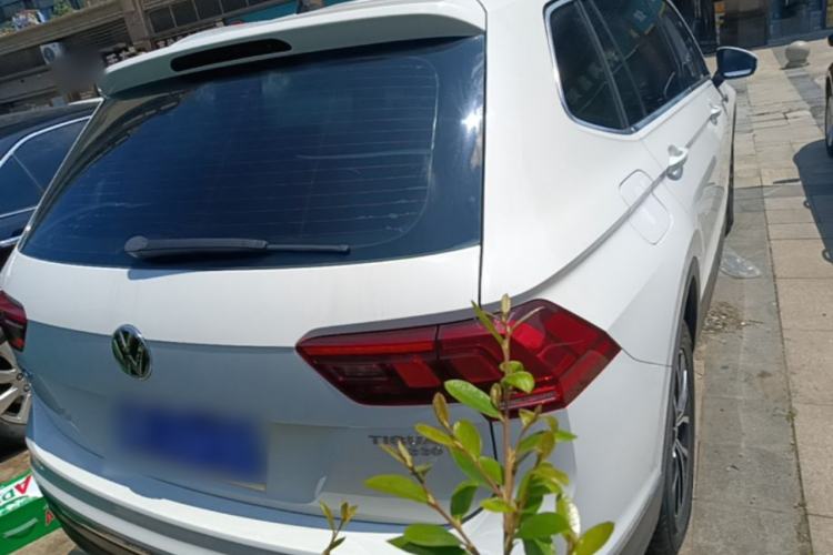 Used Volkswagen Tiguan L 2018 330TSI Automatic Two-Wheel Drive Luxury Edition Rear