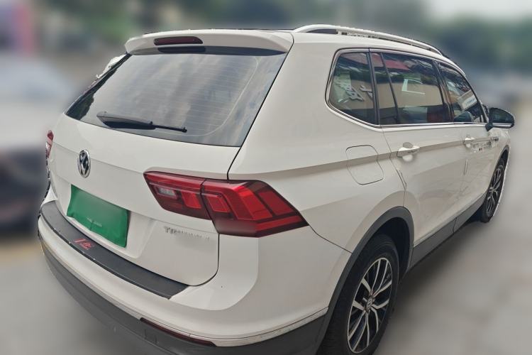 Used Volkswagen Tiguan L 2018 280TSI Automatic Two-Wheel Drive Comfort Edition Rear Right 45 Deg