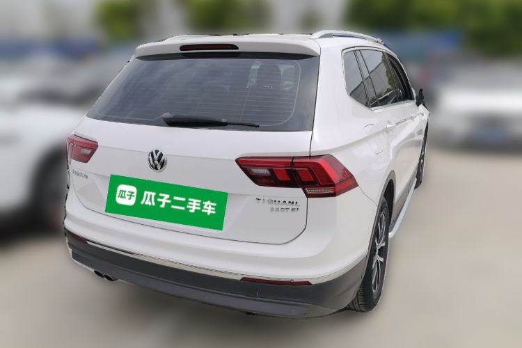 Used Volkswagen Tiguan L 2018 330TSI Automatic Two-Wheel Drive Luxury Edition Rear Right 45 Deg