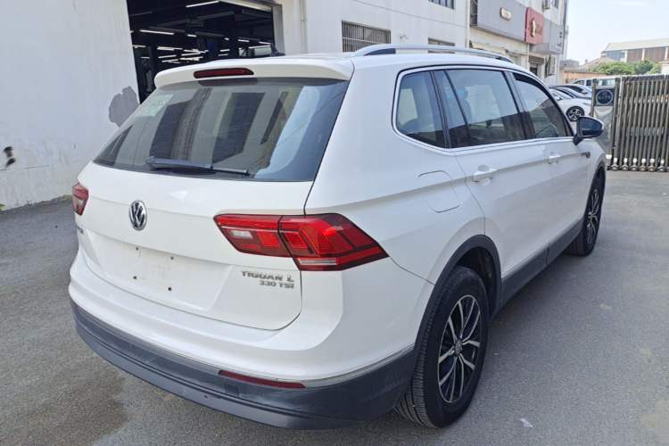 Used Volkswagen Tiguan L 2018 330TSI Automatic Two-Wheel Drive Luxury Edition Rear Right 45 Deg