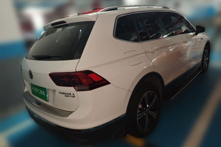 Used Volkswagen Tiguan L 2018 380TSI Automatic All-Wheel Drive Luxury Edition Rear Right 45 Deg