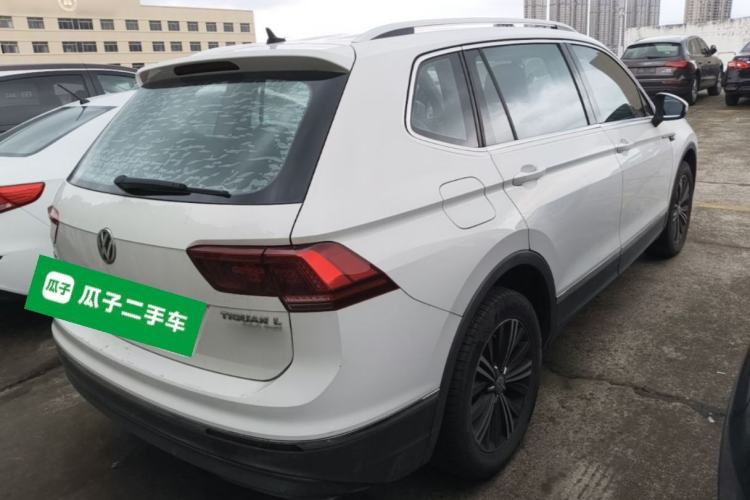 Used Volkswagen Tiguan L 2018 380TSI Automatic All-Wheel Drive Luxury Edition Rear Right 45 Deg
