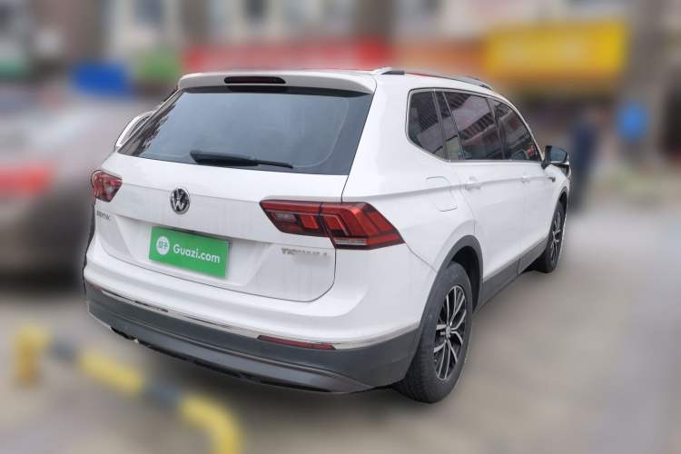 Used Volkswagen Tiguan L 2018 330TSI Automatic Two-Wheel Drive Comfort Edition Rear Right 45 Deg