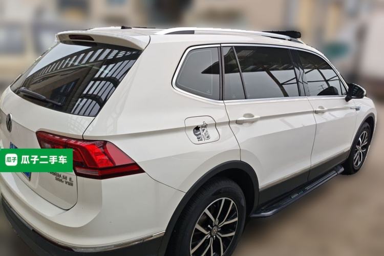 Used Volkswagen Tiguan L 2018 330TSI Automatic Two-Wheel Drive Comfort Edition Rear Right 45 Deg