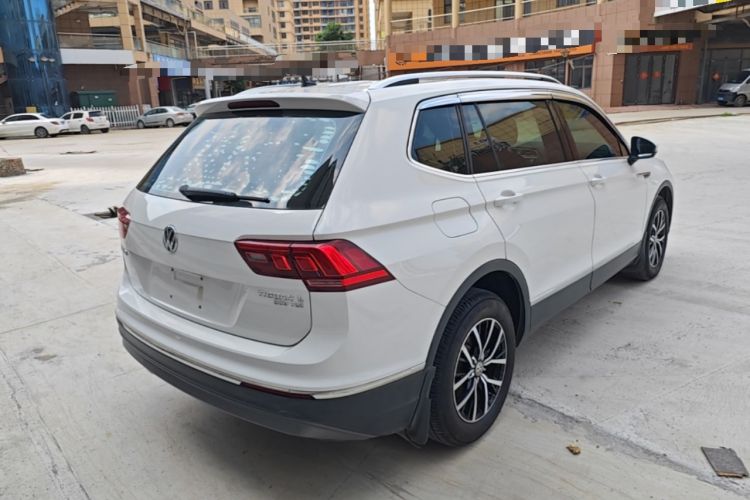 Used Volkswagen Tiguan L 2018 330TSI Automatic Two-Wheel Drive Luxury Edition Rear Right 45 Deg