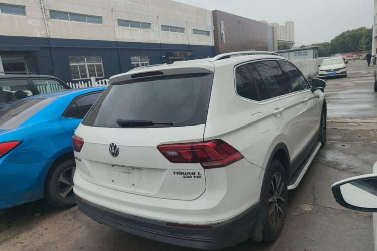 Used Volkswagen Tiguan L 2018 330TSI Automatic Two-Wheel Drive Luxury Edition Rear Right 45 Deg