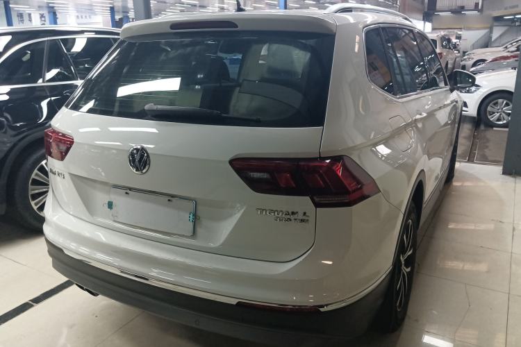 Used Volkswagen Tiguan L 2018 330TSI Automatic Two-Wheel Drive Luxury Edition Rear Right 45 Deg