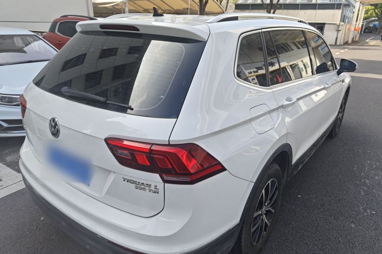 Used Volkswagen Tiguan L 2018 330TSI Automatic Two-Wheel Drive Luxury Edition Rear Right 45 Deg