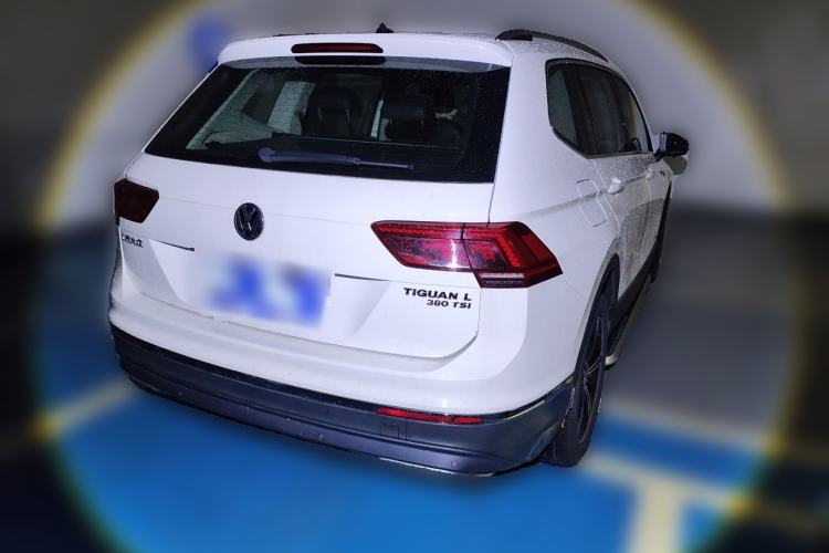 Used Volkswagen Tiguan L 2018 380TSI Automatic All-Wheel Drive Luxury Edition Rear Right 45 Deg