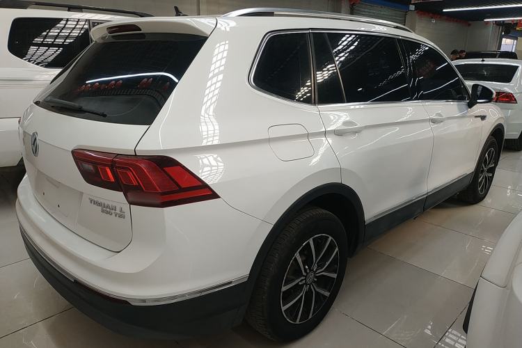 Used Volkswagen Tiguan L 2018 330TSI Automatic Two-Wheel Drive Luxury Edition Rear Right 45 Deg