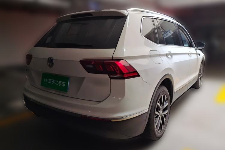Used Volkswagen Tiguan L 2018 330TSI Automatic Two-Wheel Drive Comfort Edition Rear Right 45 Deg