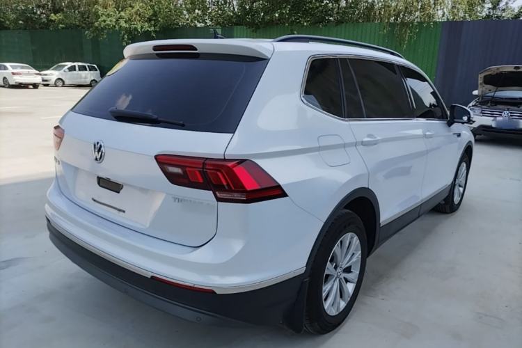Used Volkswagen Tiguan L 2018 Revised Version 330TSI Automatic Two-Wheel Drive Trendy Edition Rear Right 45 Deg